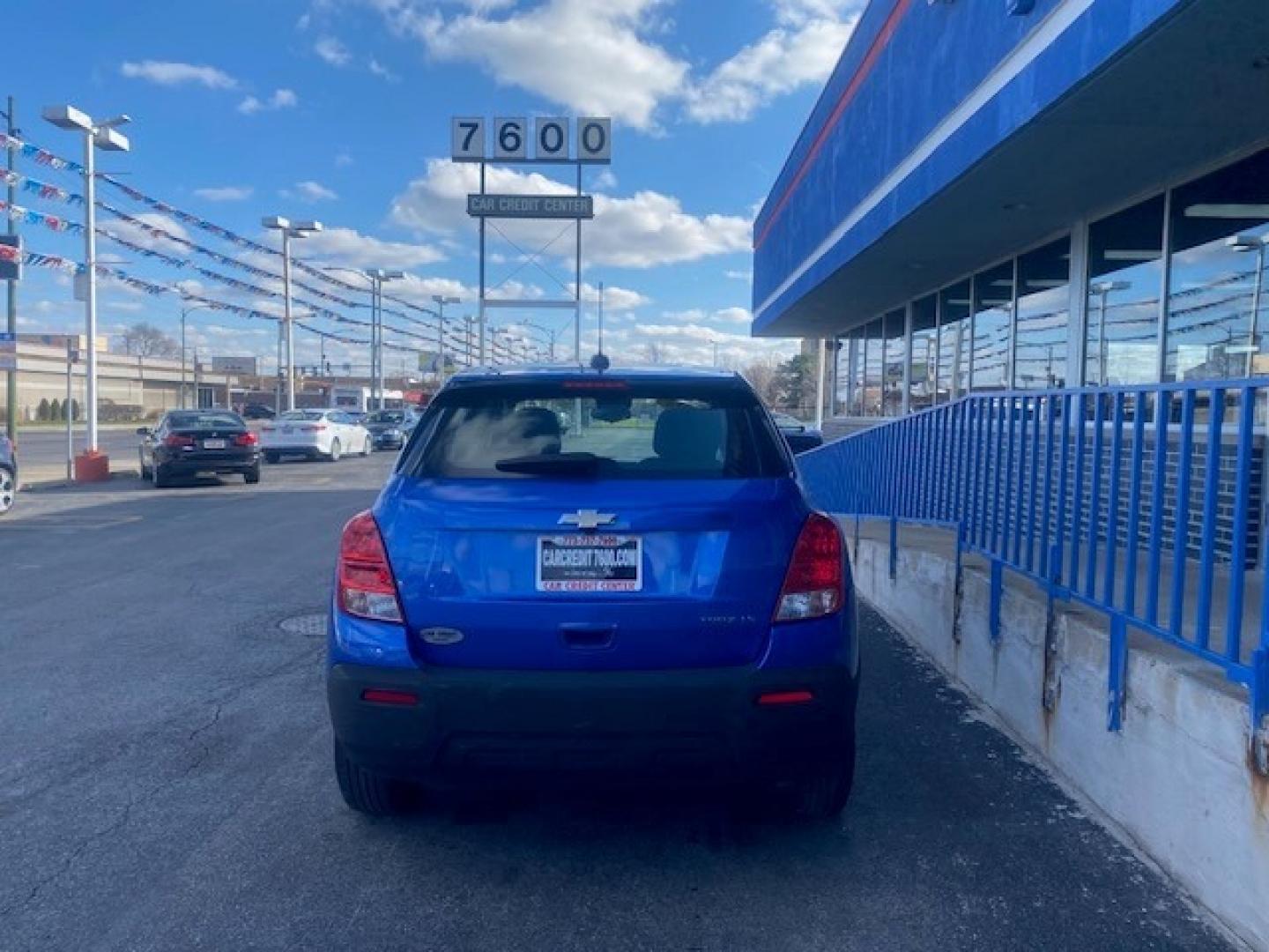 2016 WHITE Chevrolet Trax LS FWD (3GNCJKSB9GL) with an 1.4L L4 DOHC 16V engine, 6A transmission, located at 7600 S Western Ave., Chicago, IL, 60620, (773) 918-3980, 0.000000, 0.000000 - Photo#2